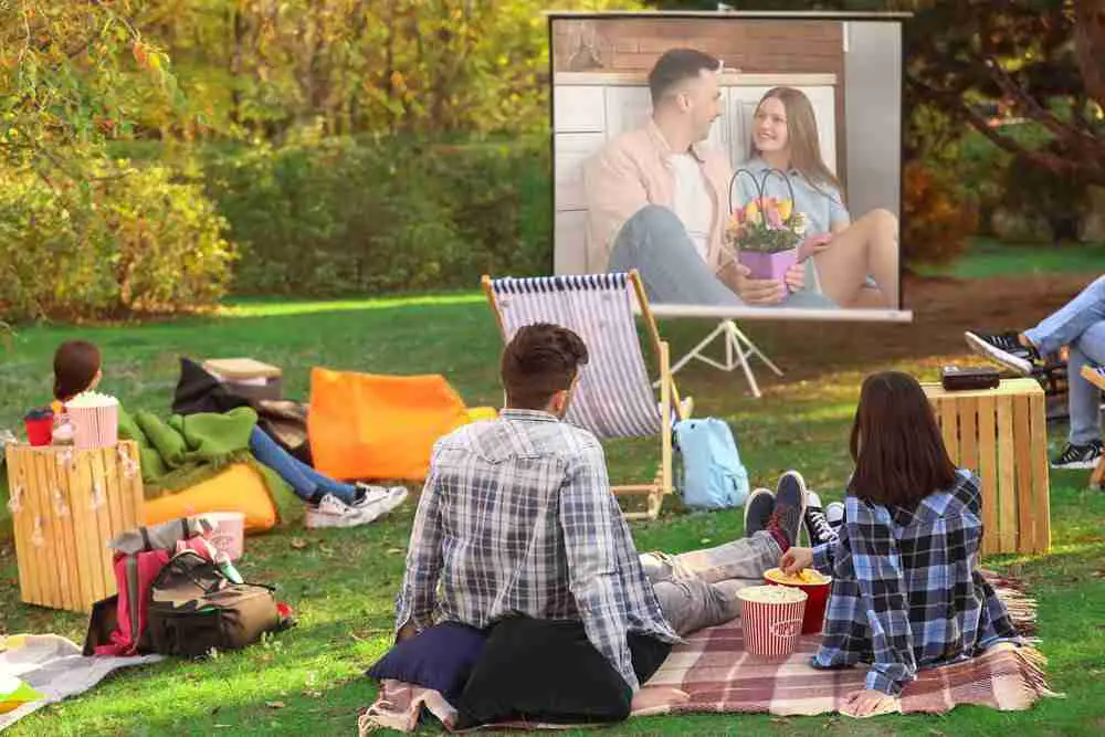 How to Use an Outdoor Daytime Projector During Summer Months? 4 Handy Tips